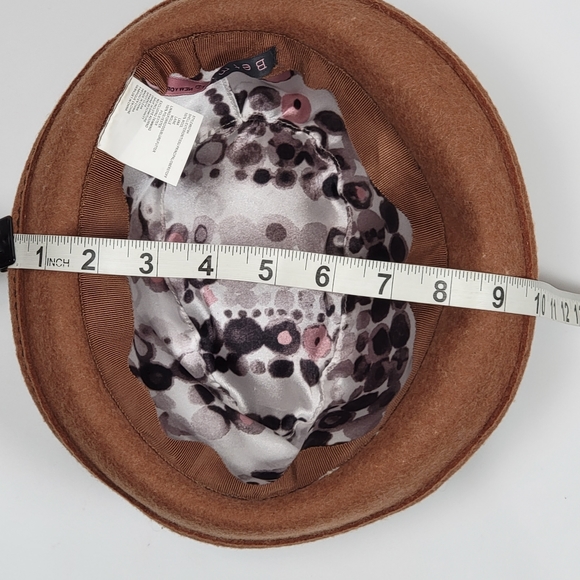 Betmar 100% Wool Mia Felt Fedora with Contrast Stitching and Bow, Pecan, EUC - Picture 8 of 9